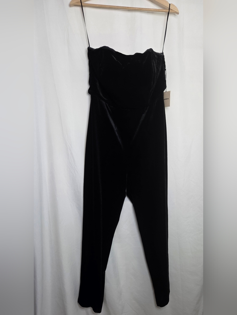 Superdown Black Velvet Strapless Jumpsuit NWT Sweetheart Tube Straight Leg Large - Picture 4 of 9